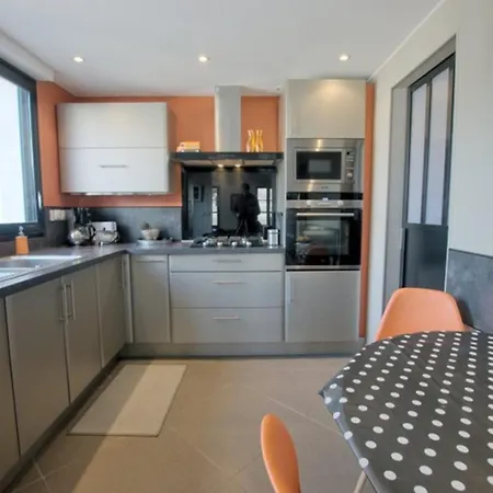 Holiday home Maison Charmante Avec Wifi Pres Des Plages Et Pistes Cyclables - Fr-1-835-9 *